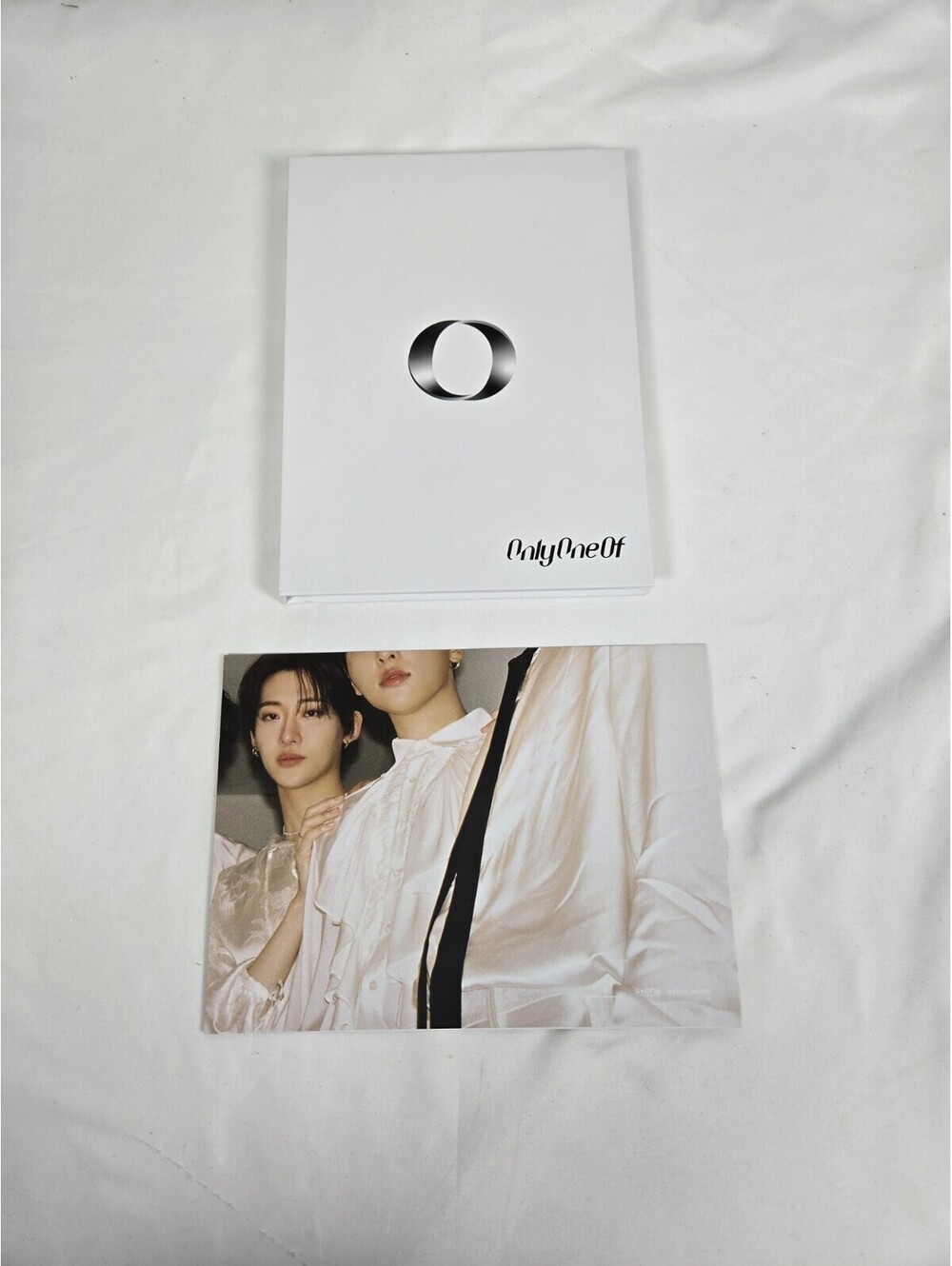 ONLYONEOF Album [Things I Can't Say LOve] HARD Ver. CD+P.Book+2p Card+F.Poster